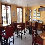 Logis Le Tadorne Hotel