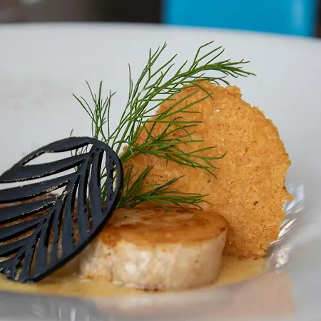 Logis Le Tadorne 호텔