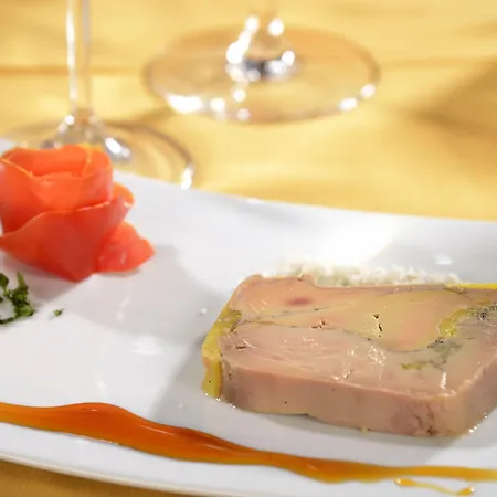 Logis Le Tadorne 호텔