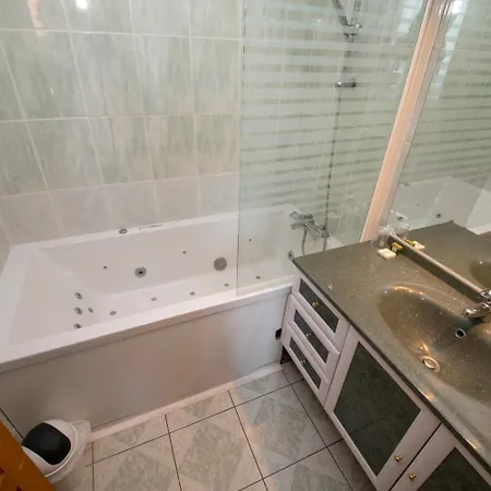 Hotel Logis Le Tadorne Piney