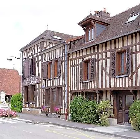 Logis Le Tadorne מלון