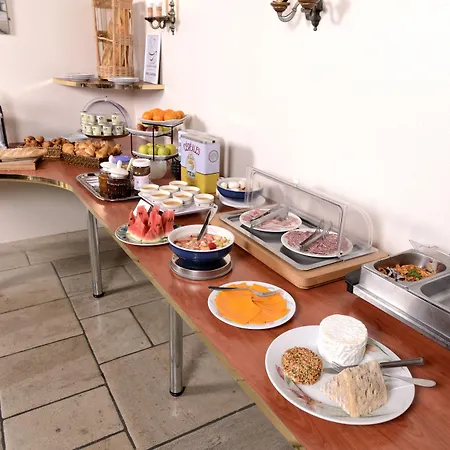 Logis Le Tadorne Hotel