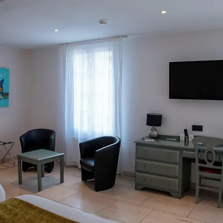 Logis Le Tadorne Hotel 3*