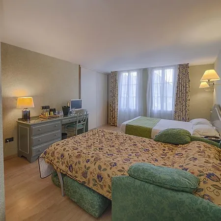 Отель Logis Le Tadorne 3*
