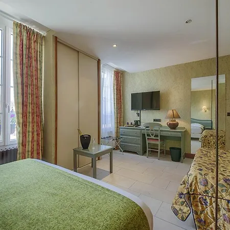 호텔 Logis Le Tadorne