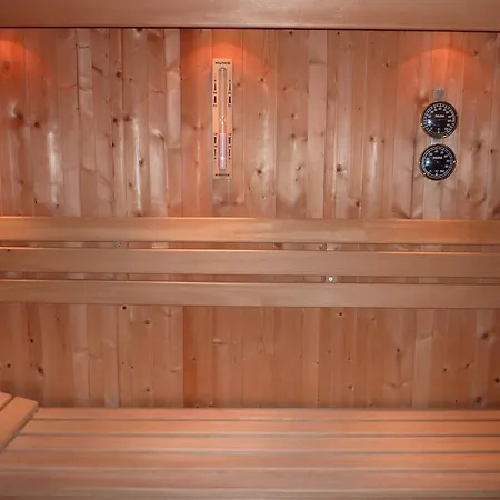 Logis Le Tadorne Отель 3*