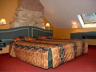 호텔 Logis Le Tadorne 3*