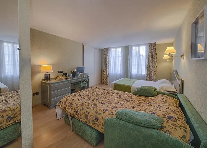 Hotel Logis Le Tadorne 3*